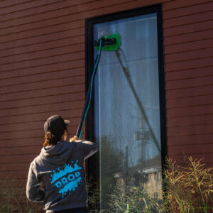 lavage de vitre extérieur avec une perche téléscopique